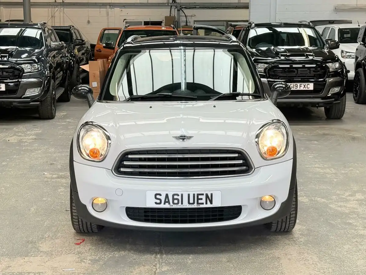 2011-mini-countryman-16-cooper-122bhp-big-1