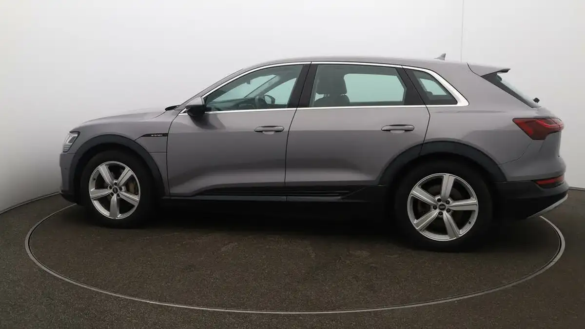 2021-audi-e-tron-55e-technik-station-wagon-big-51