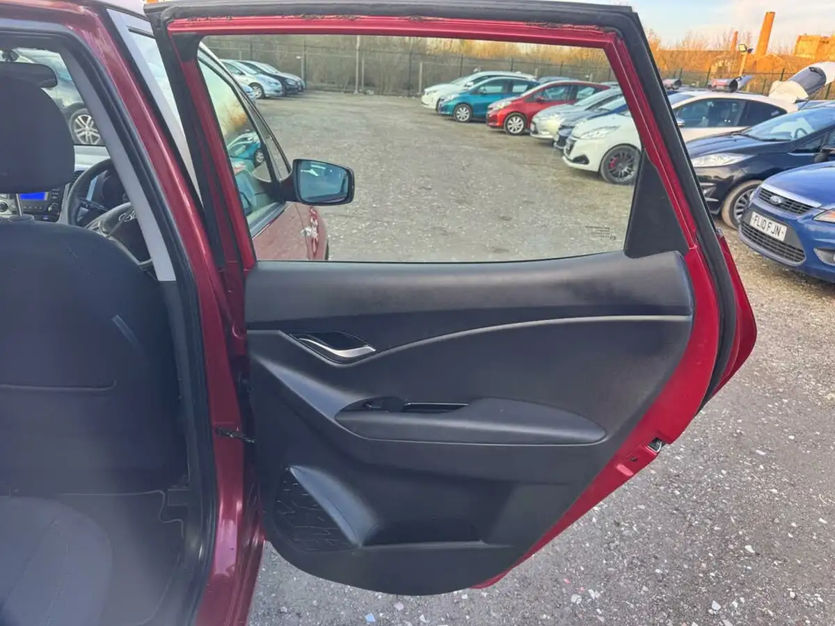 2011-hyundai-ix20-14-active-big-15