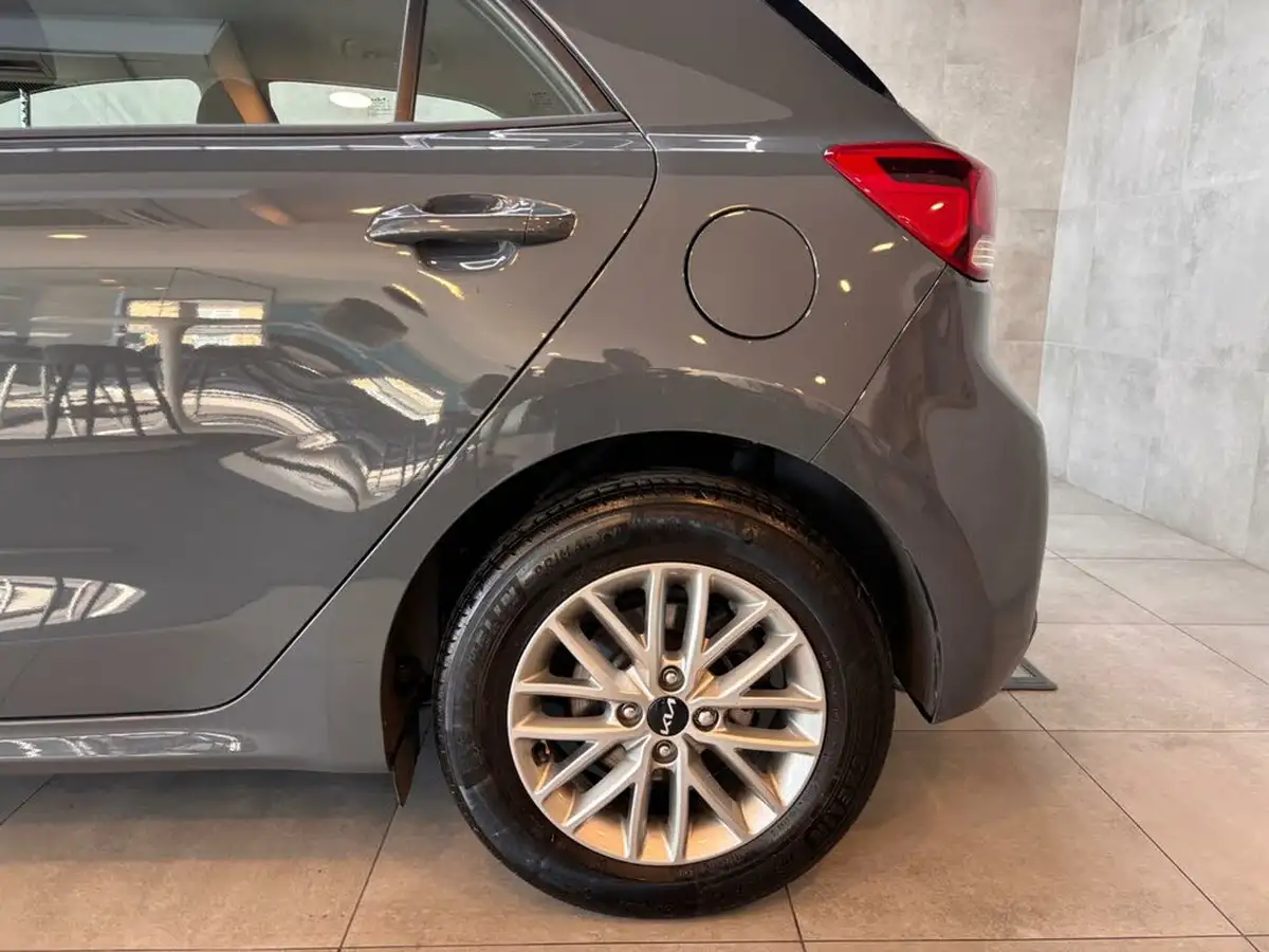 2023-kia-rio-12-dpi-2-big-30