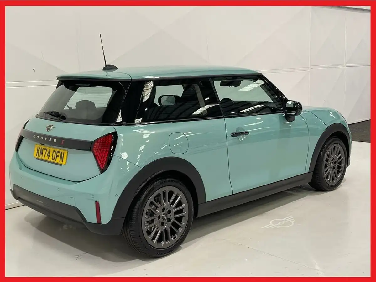 2024-mini-cooper-20-cooper-s-classic-201bhp-hatchback-3d-auto-big-2