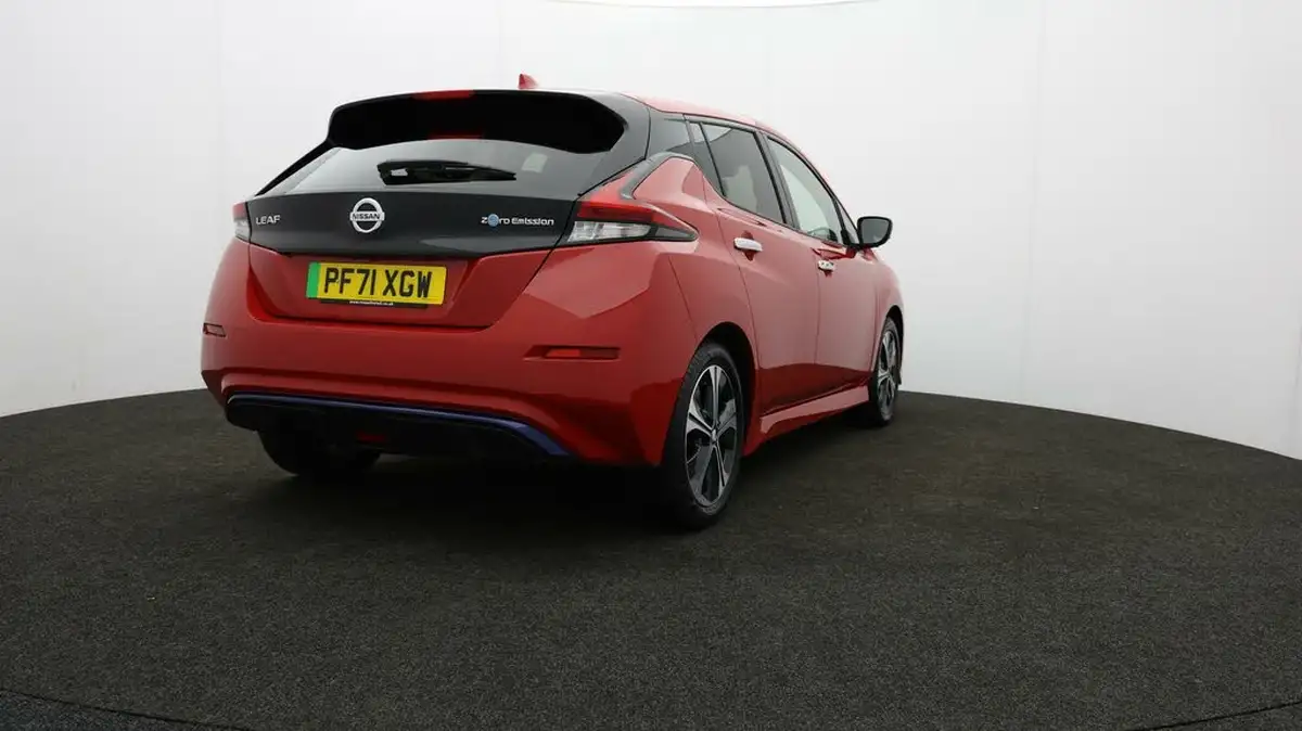 2022-nissan-leaf-e-tekna-big-77