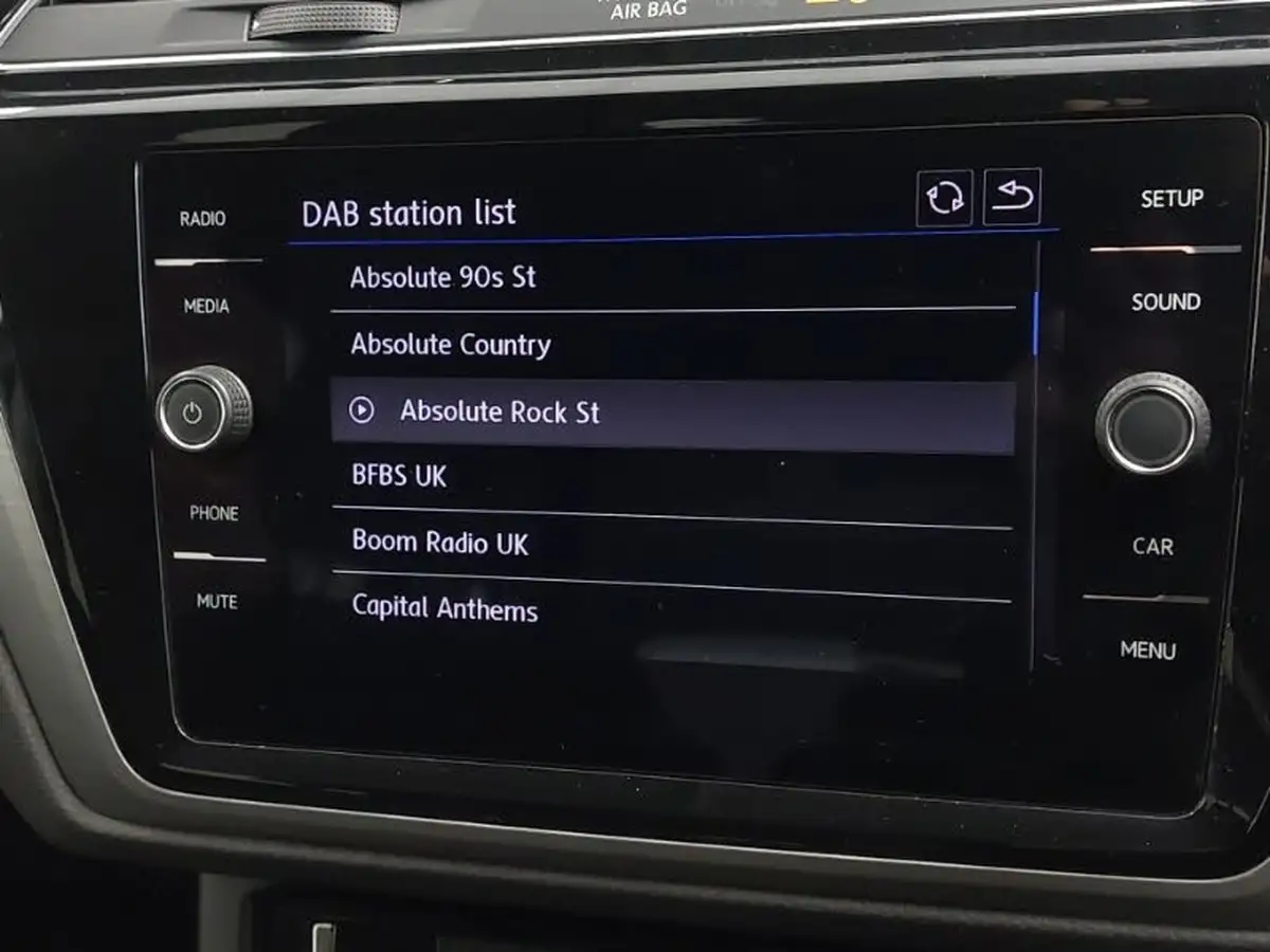 2019-volkswagen-touran-16tdi-se-big-14