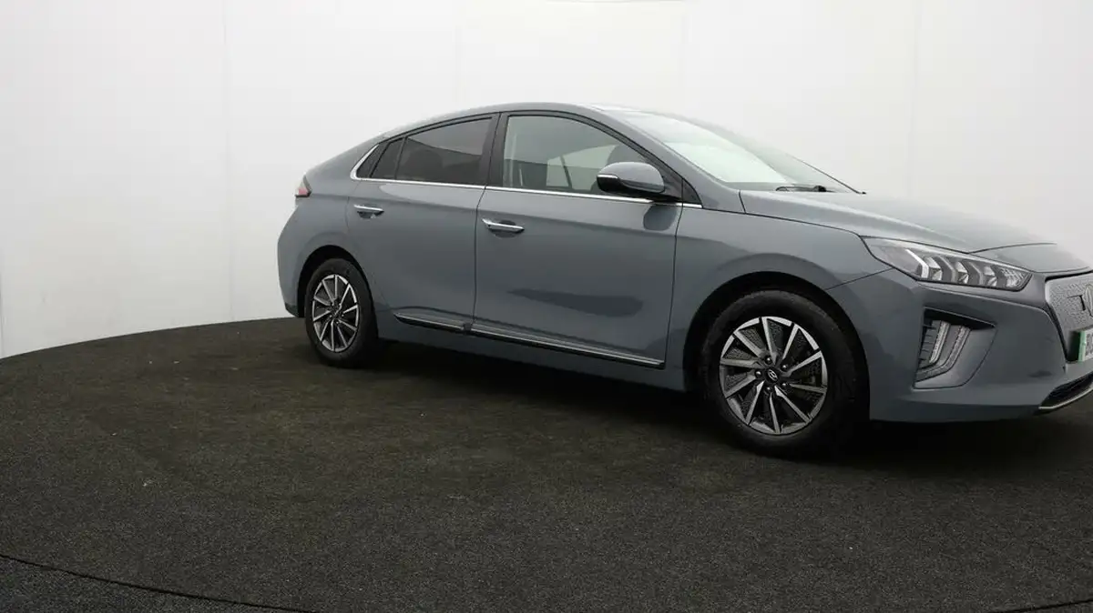 2021-hyundai-ioniq-e-premium-electric-100kw-big-69