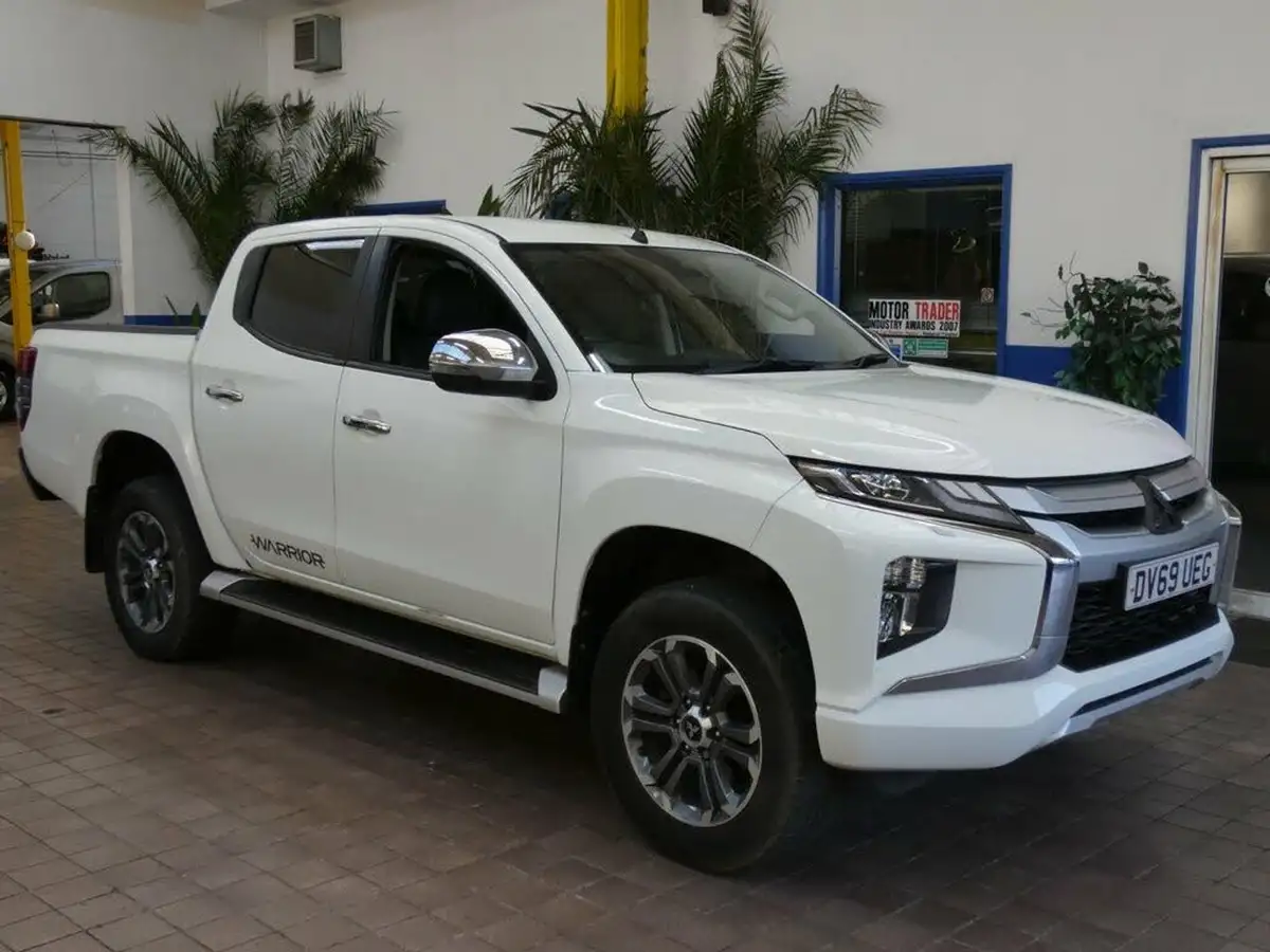 2019-mitsubishi-l200-22di-d-warrior-auto-big-7