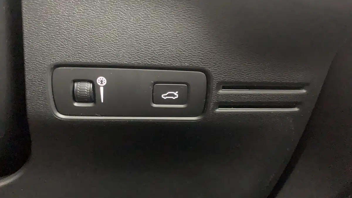 2020-volvo-xc40-20-t4-inscription-awd-big-19