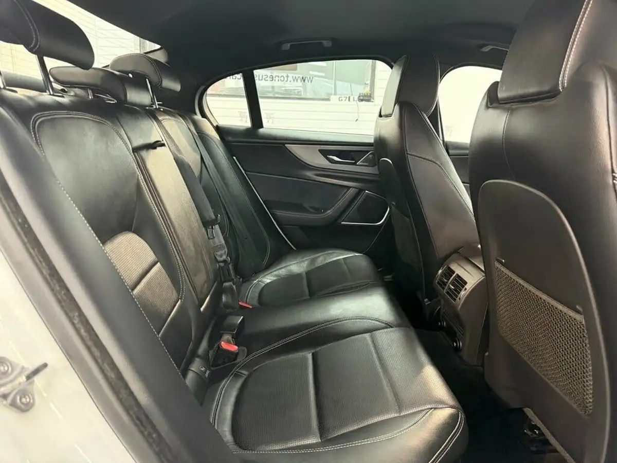 2020-jaguar-xe-20d-r-dynamic-se-awd-big-4