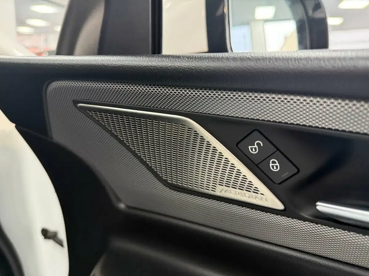 2020-jaguar-xe-20d-r-dynamic-se-awd-big-28