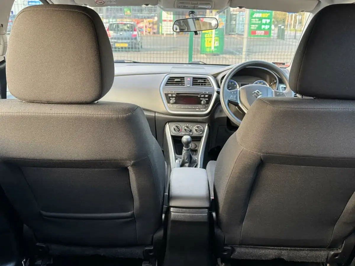 2015-suzuki-s-cross-16-sz3-big-34
