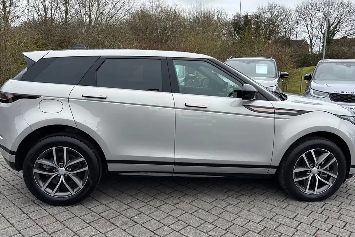 2023-land-rover-range-rover-evoque-20-d200-dynamic-se-big-5