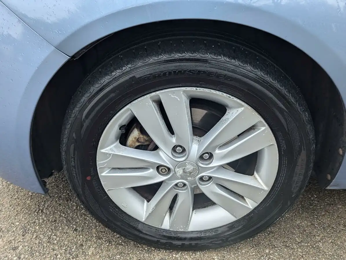2012-hyundai-ix20-16td-active-big-26