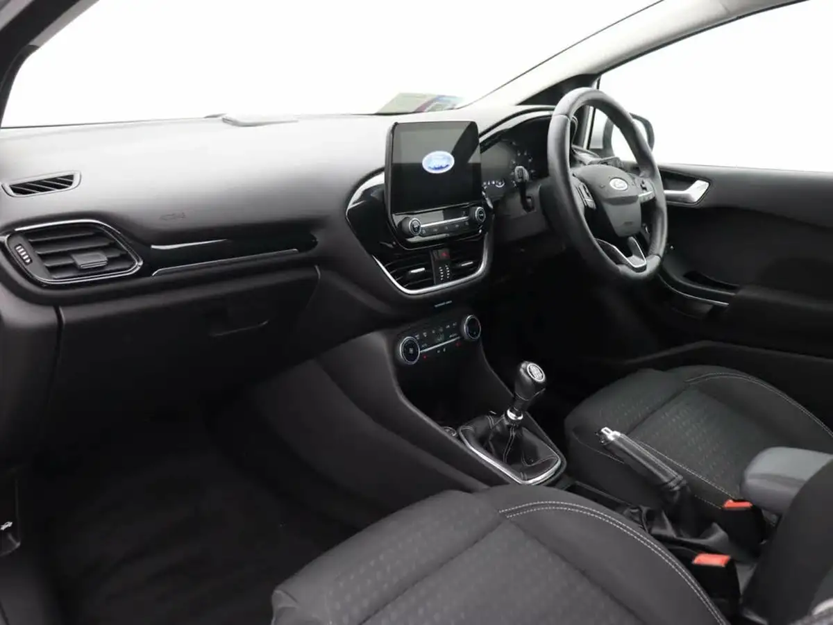 2018-ford-fiesta-10t-titanium-100ps-3d-big-10