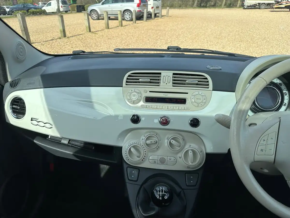 2011-fiat-500-12-lounge-big-9