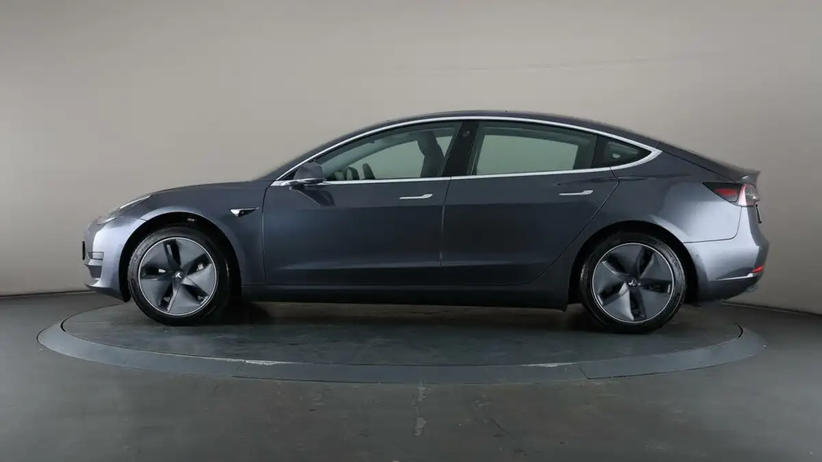 2020-tesla-model-3-e-standard-plus-big-4