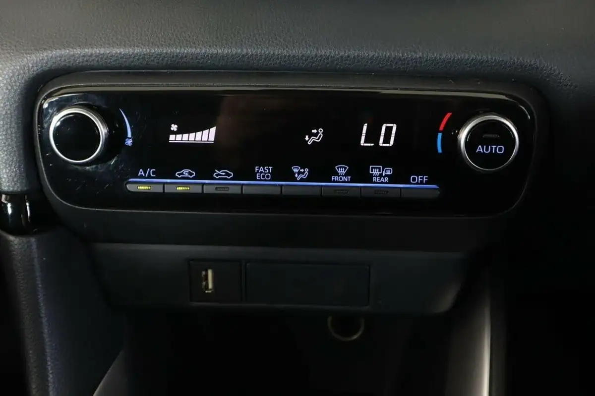 2022-toyota-yaris-15-vvt-i-icon-big-37