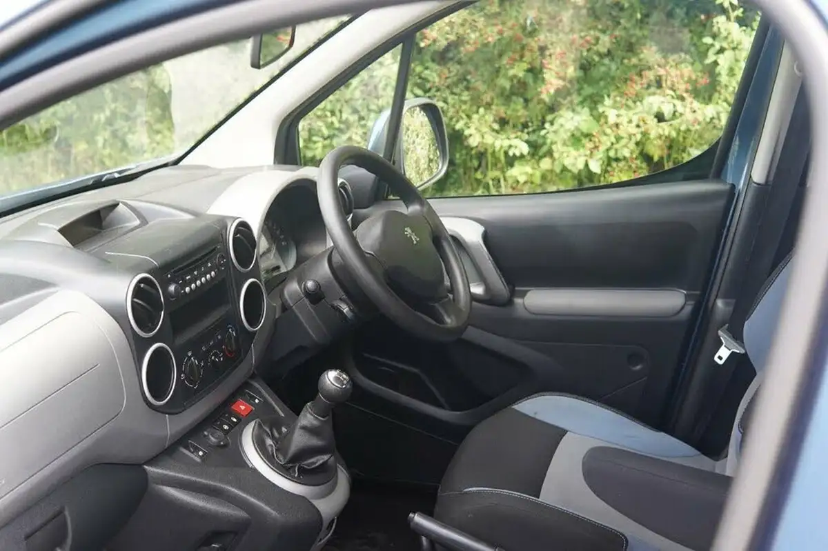 2015-peugeot-partner-16-tepee-active-big-16