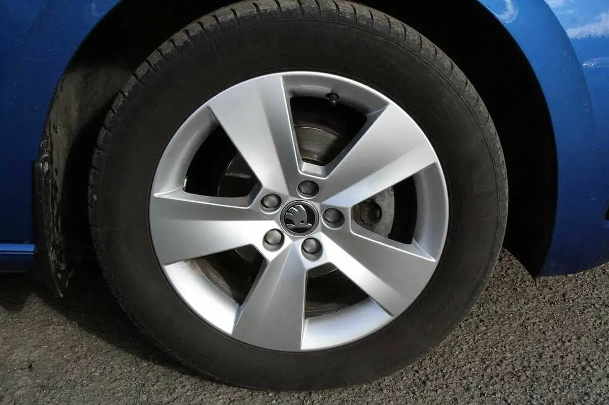 2023-skoda-scala-10-tsi-se-95ps-big-4