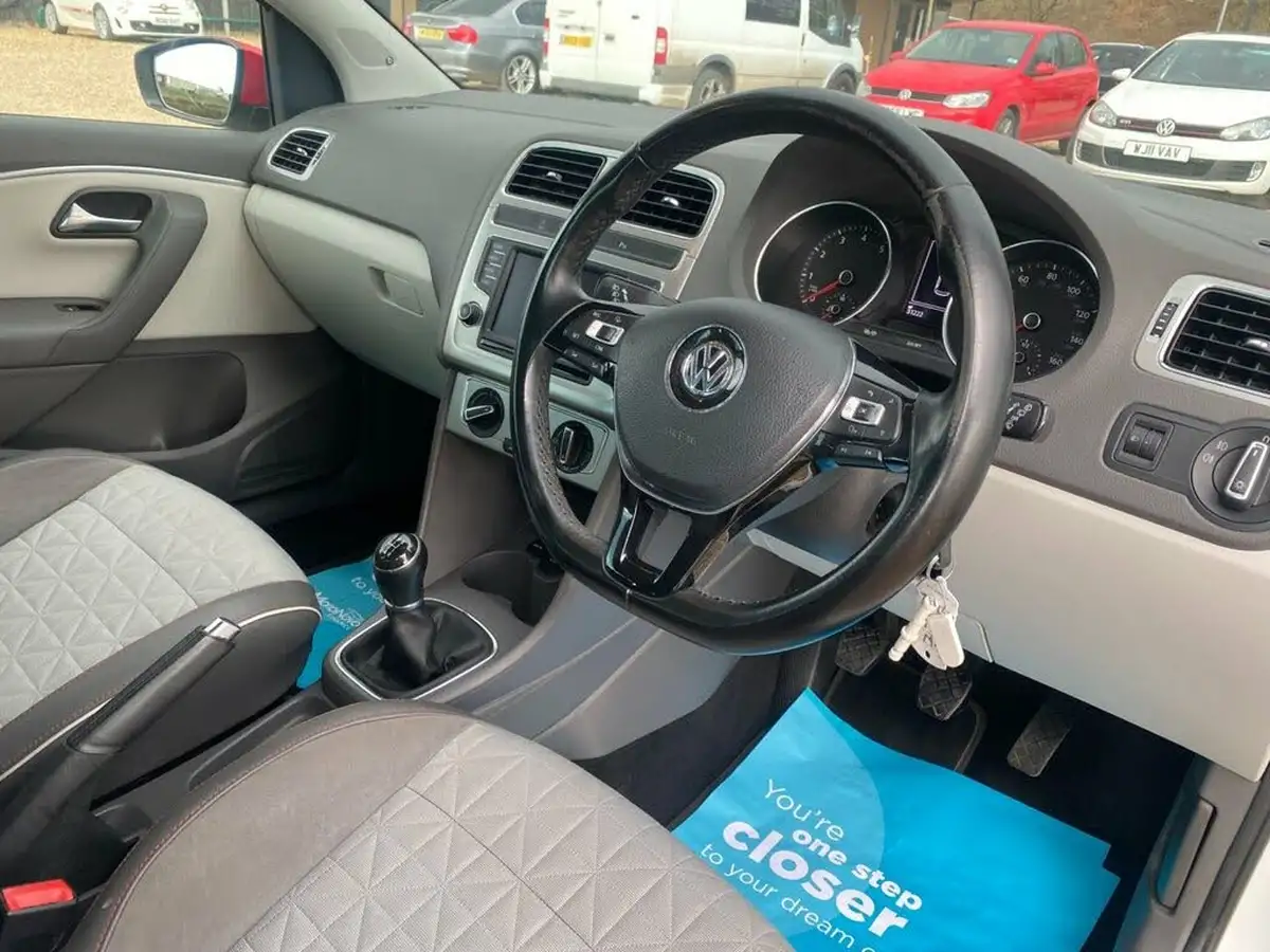 2017-volkswagen-polo-10-beats-65ps-ss-5d-big-18