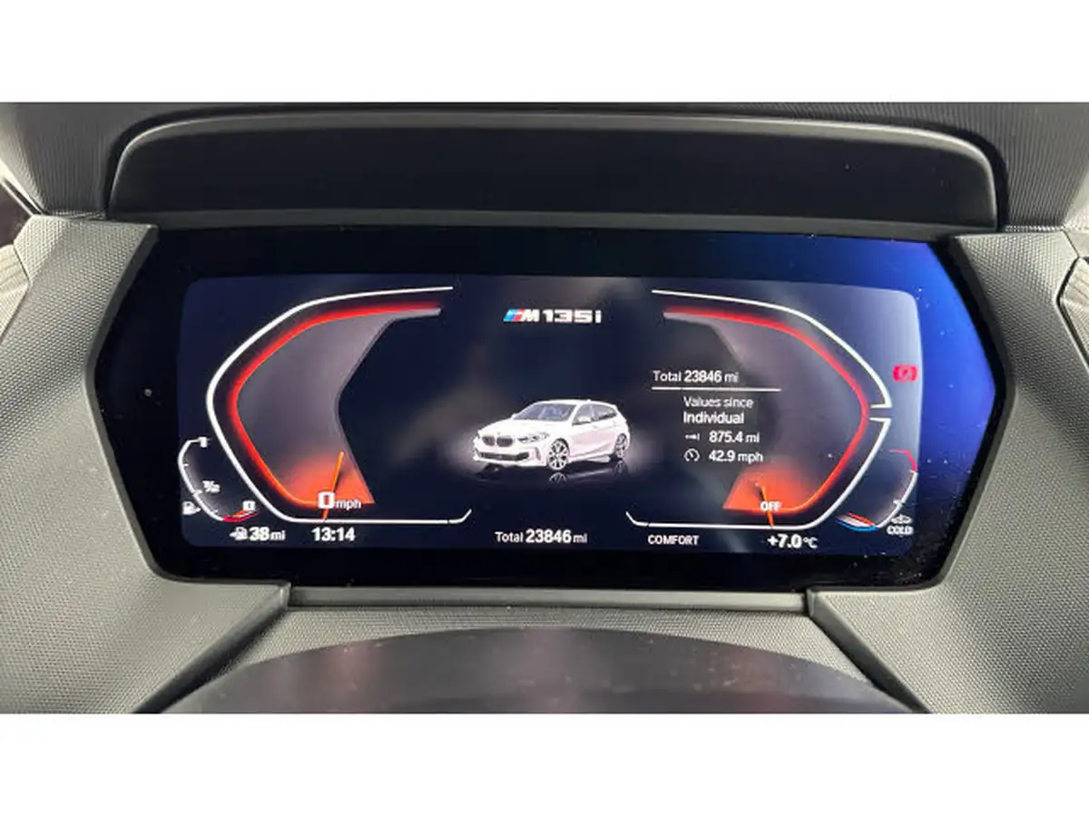 2023-bmw-1-series-20-m135i-xdrive-big-8
