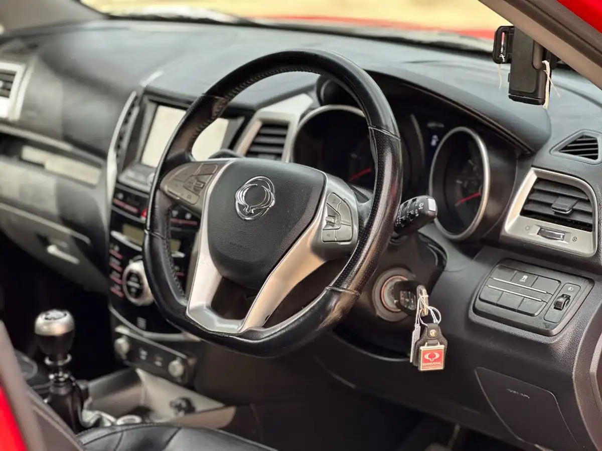2015-kgm-ssangyong-tivoli-16td-ex-big-8