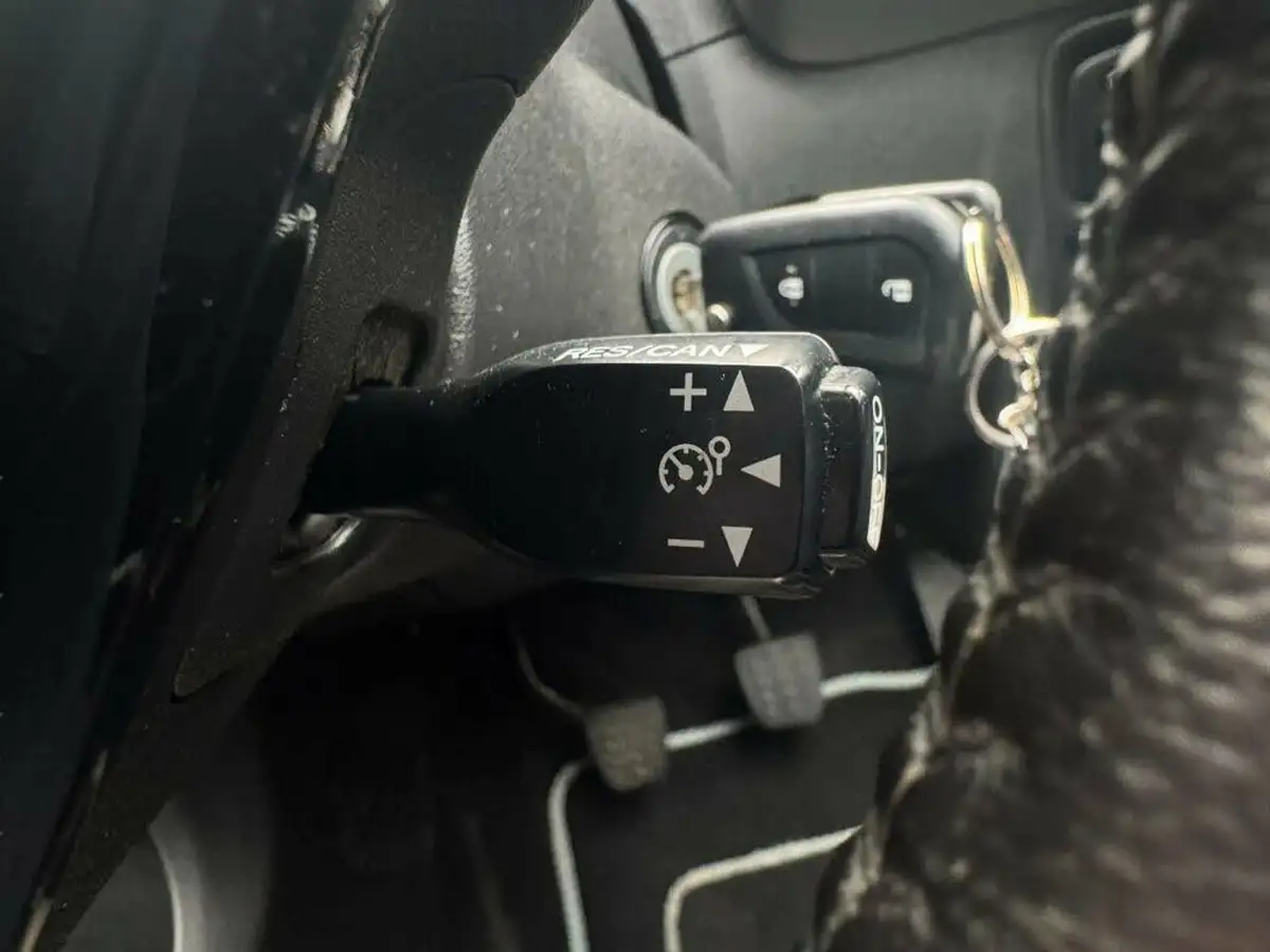 2017-citroen-c1-12-puretech-flair-5d-big-35