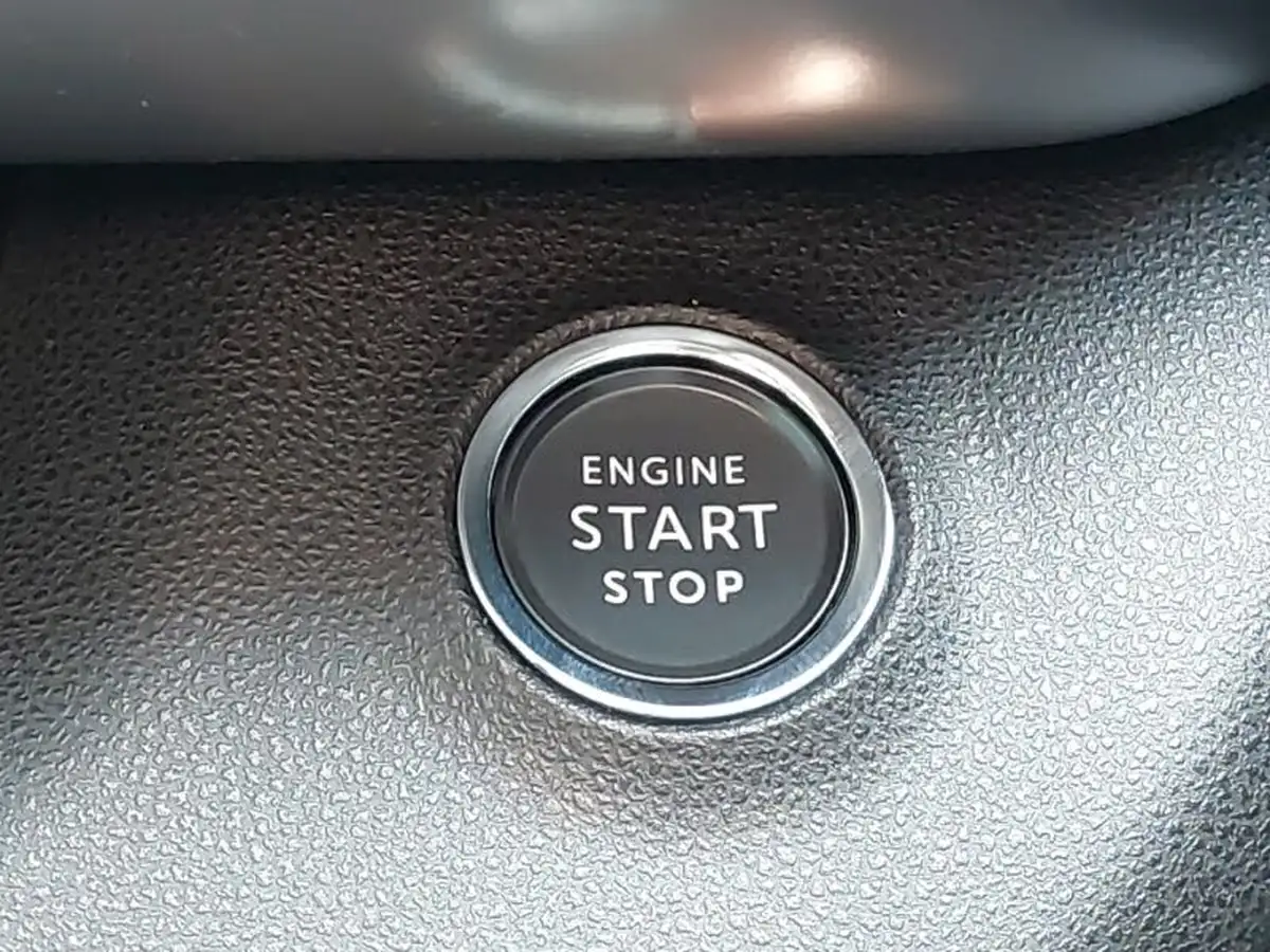 2025-jeep-avenger-12-gse-summit-big-13