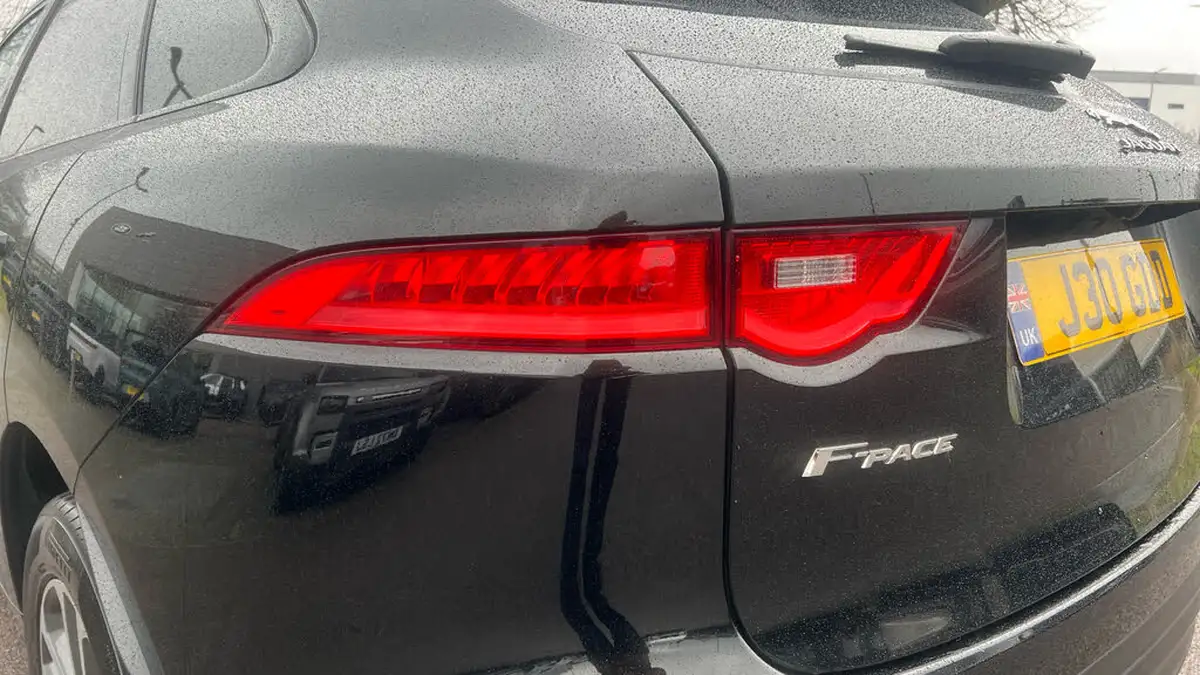 2017-jaguar-f-pace-20-i4d-r-sport-180ps-awd-ss-auto-big-18