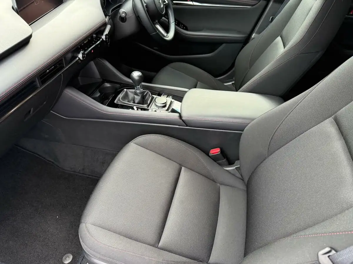 2023-mazda-mazda3-20-e-skyactiv-g-homura-big-25