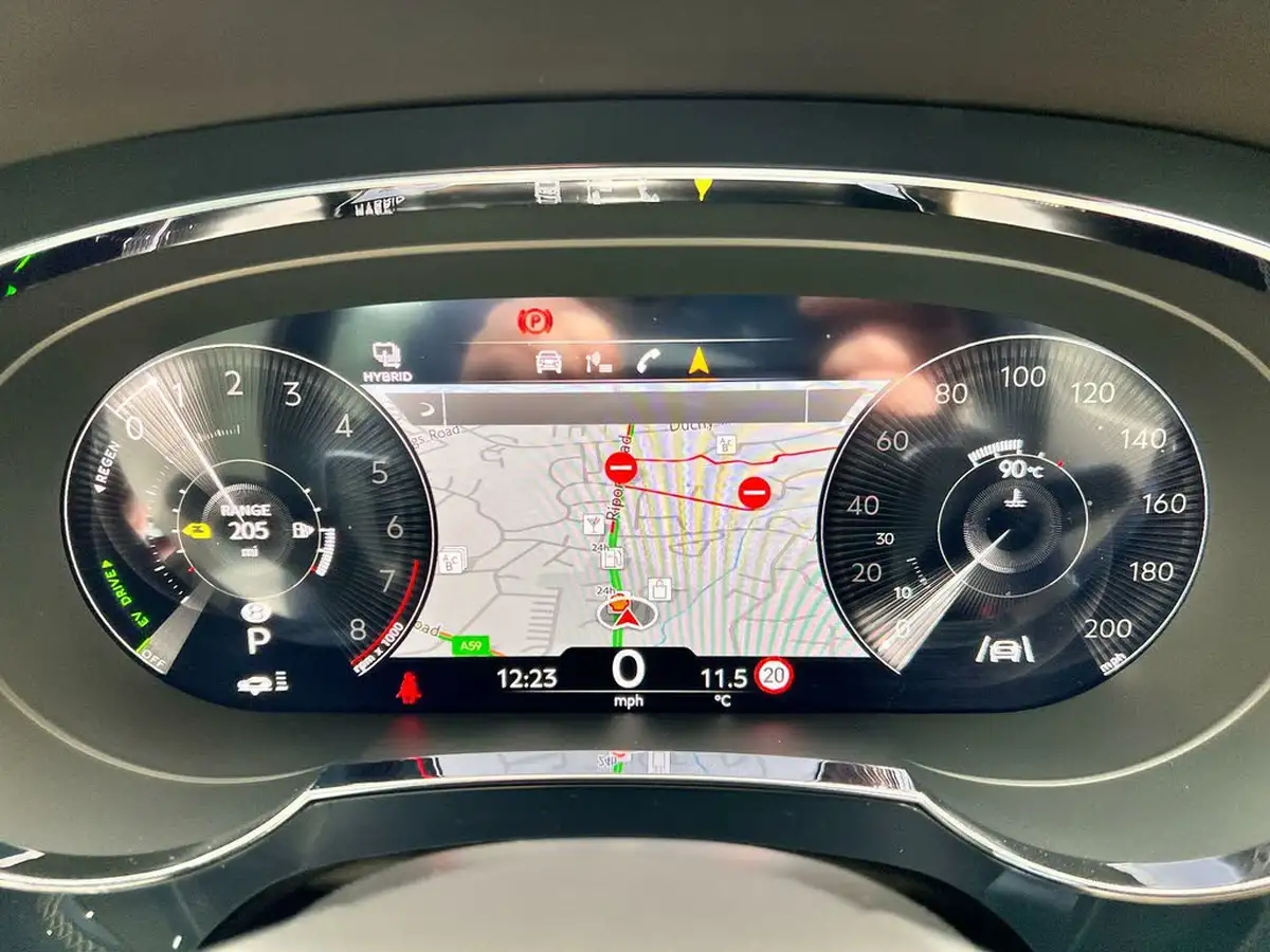2020-bentley-bentayga-30-hybrid-big-28