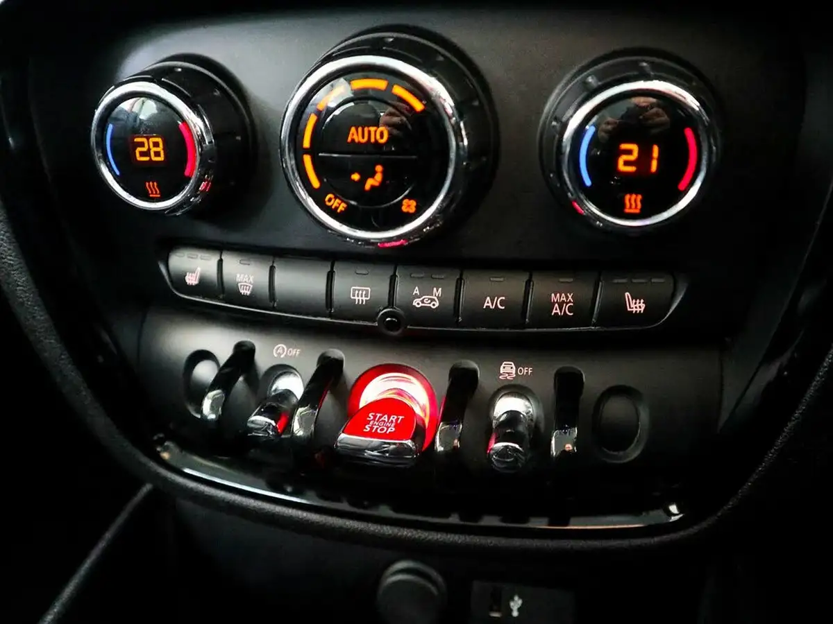 2020-mini-clubman-15-cooper-classic-big-29