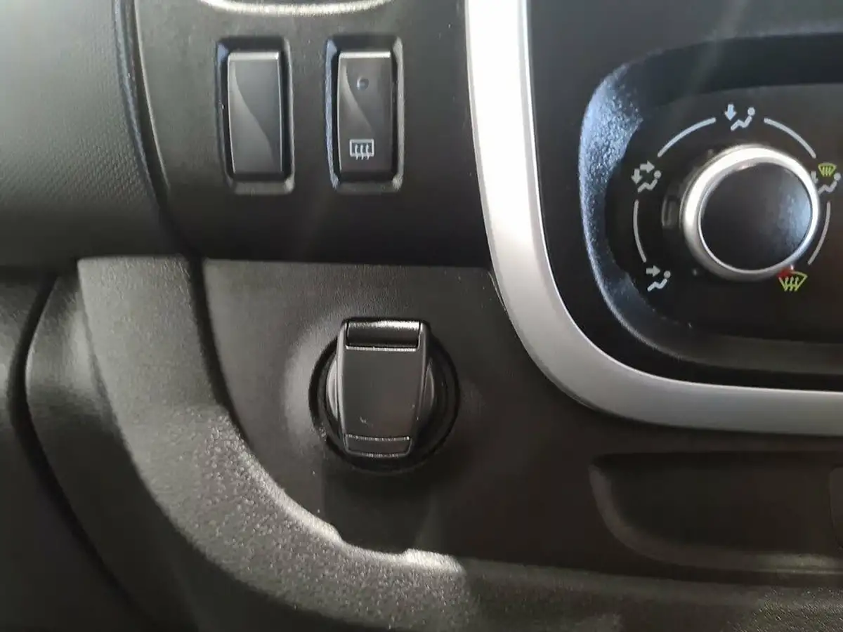 2020-renault-trafic-20dci-sl30-energy-120-business-panel-big-30