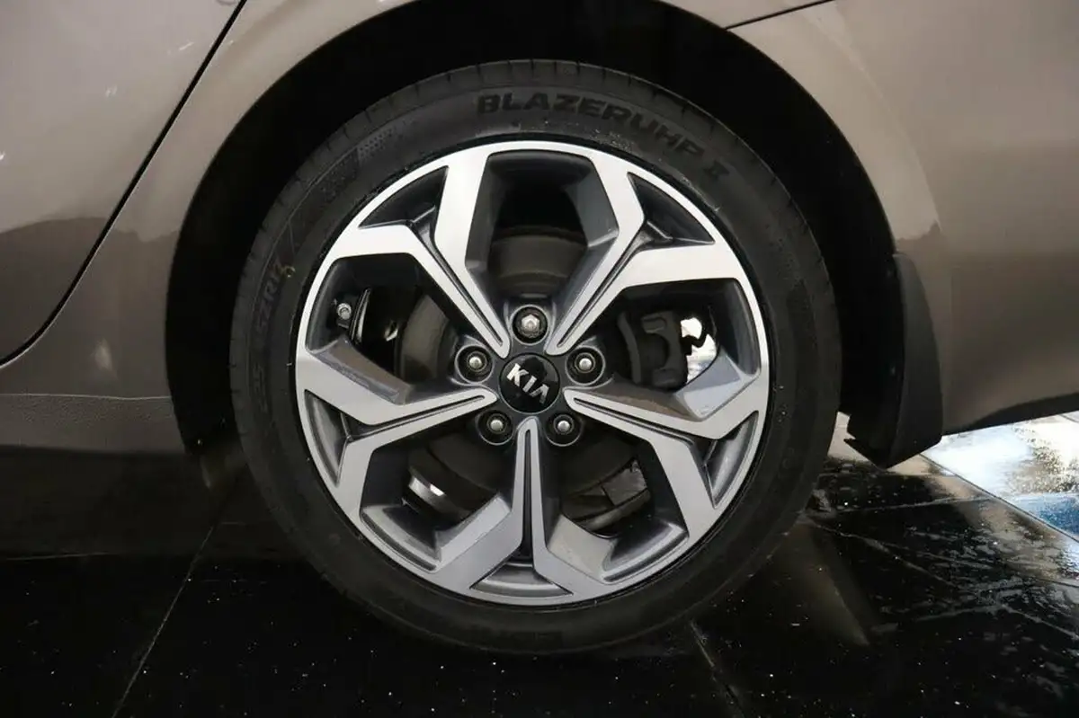 2019-kia-ceed-14-t-gdi-3-sportswagon-dct-big-39
