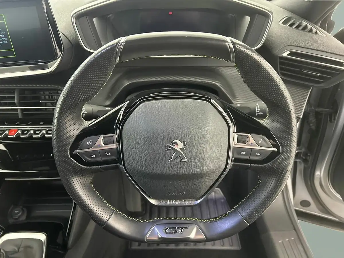 2022-peugeot-2008-suv-12-puretech-gt-big-1