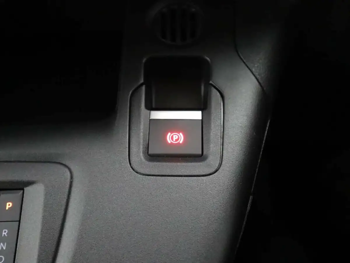 2024-vauxhall-combo-life-e-ultimate-big-30