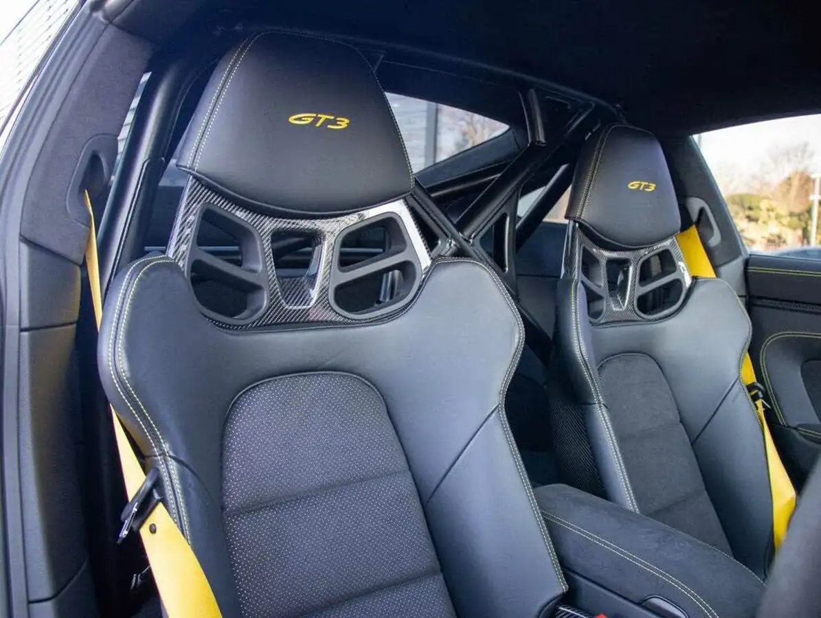 2022-porsche-911-40-gt3-rwd-big-7