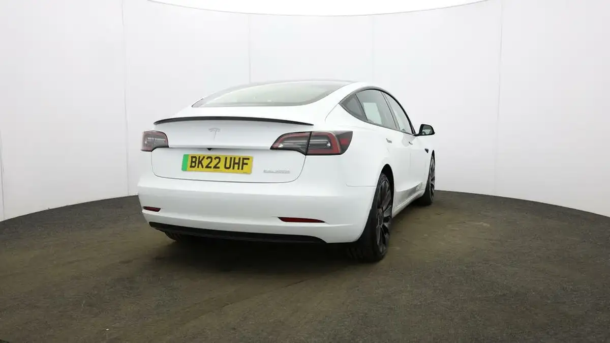2022-tesla-model-3-e-performance-big-5