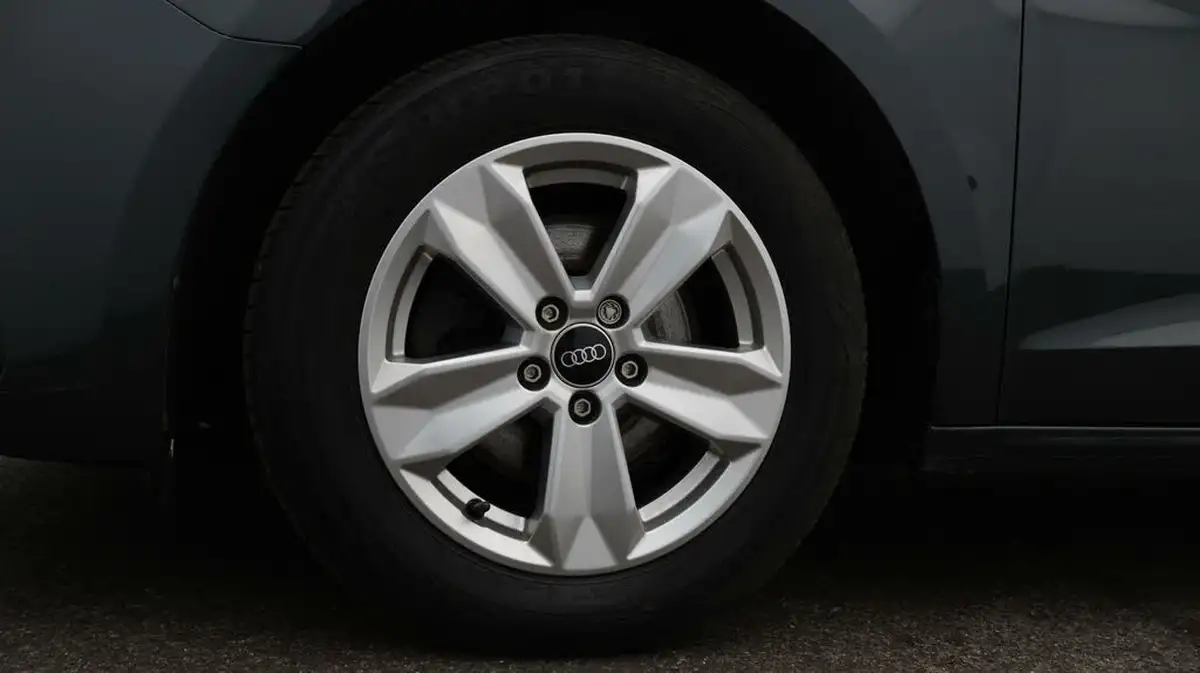 2022-audi-a1-10-30-tfsi-technik-big-18