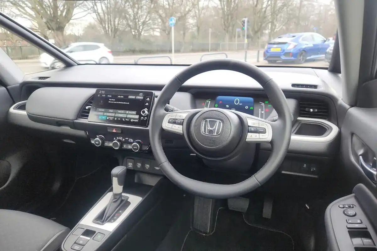 2024-honda-jazz-15-i-mmd-elegance-big-13