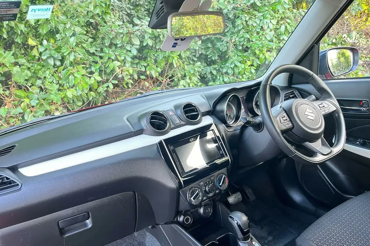 2023-suzuki-swift-12-dualjet-sz-t-cvt-big-4