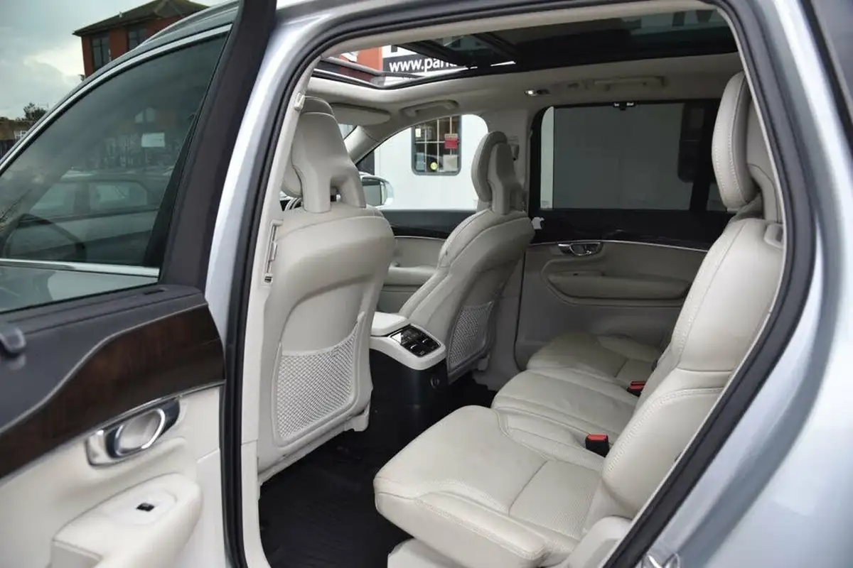 2017-volvo-xc90-20-t8-inscription-hybrid-geartronic-big-23