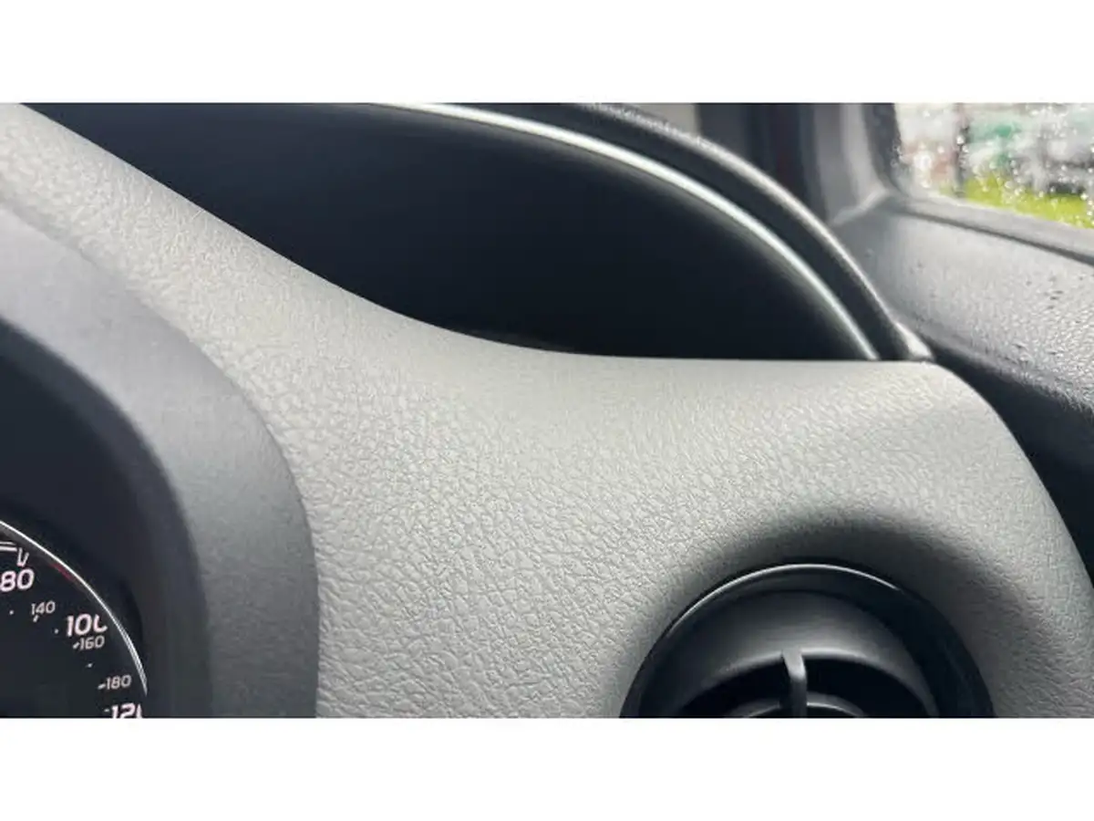 2019-toyota-yaris-15-vvt-i-icon-tech-111bhp-1496cc-cvt-big-35