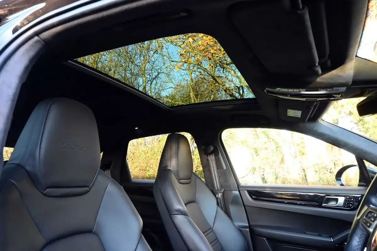 2020-porsche-cayenne-40-v8-turbo-ss-station-wagon-big-12