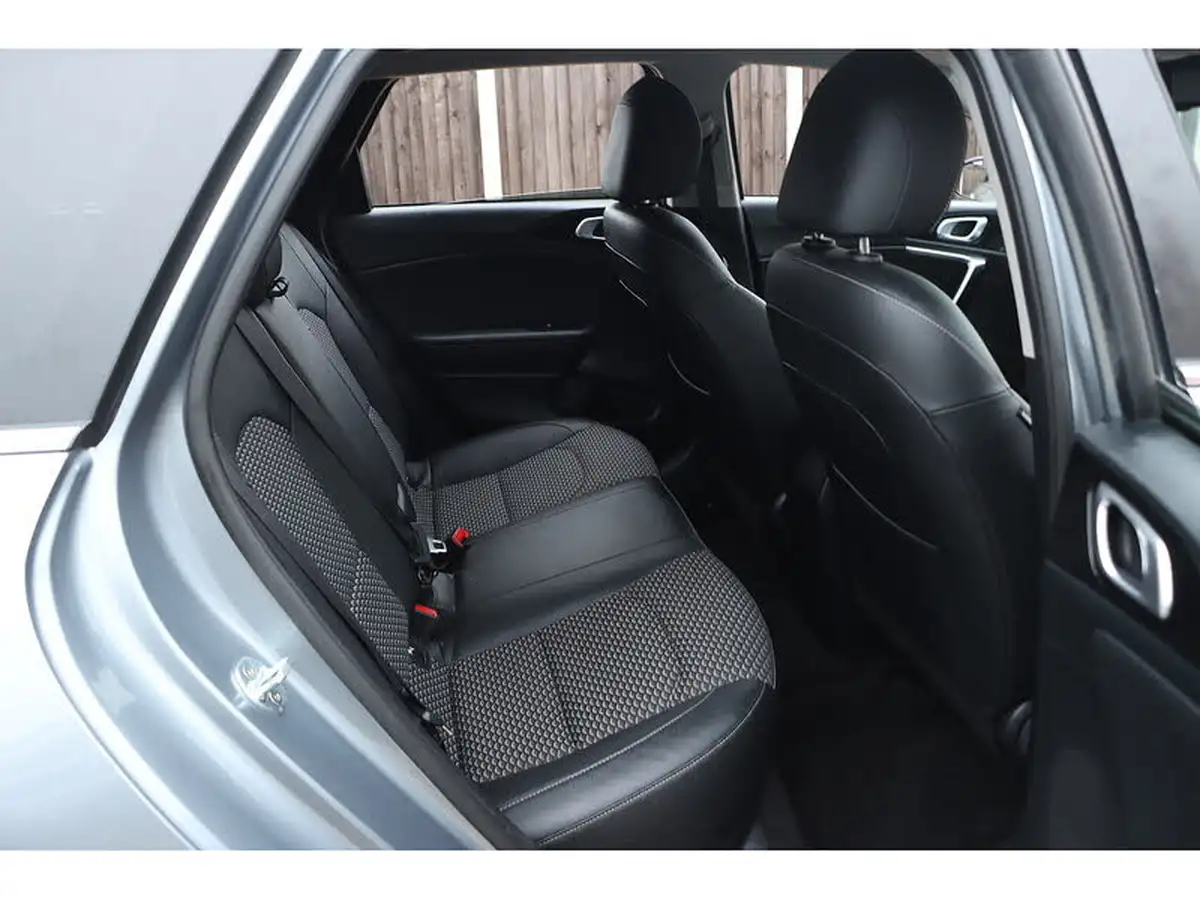 2021-kia-ceed-15-t-gdi-3-sportswagon-big-28