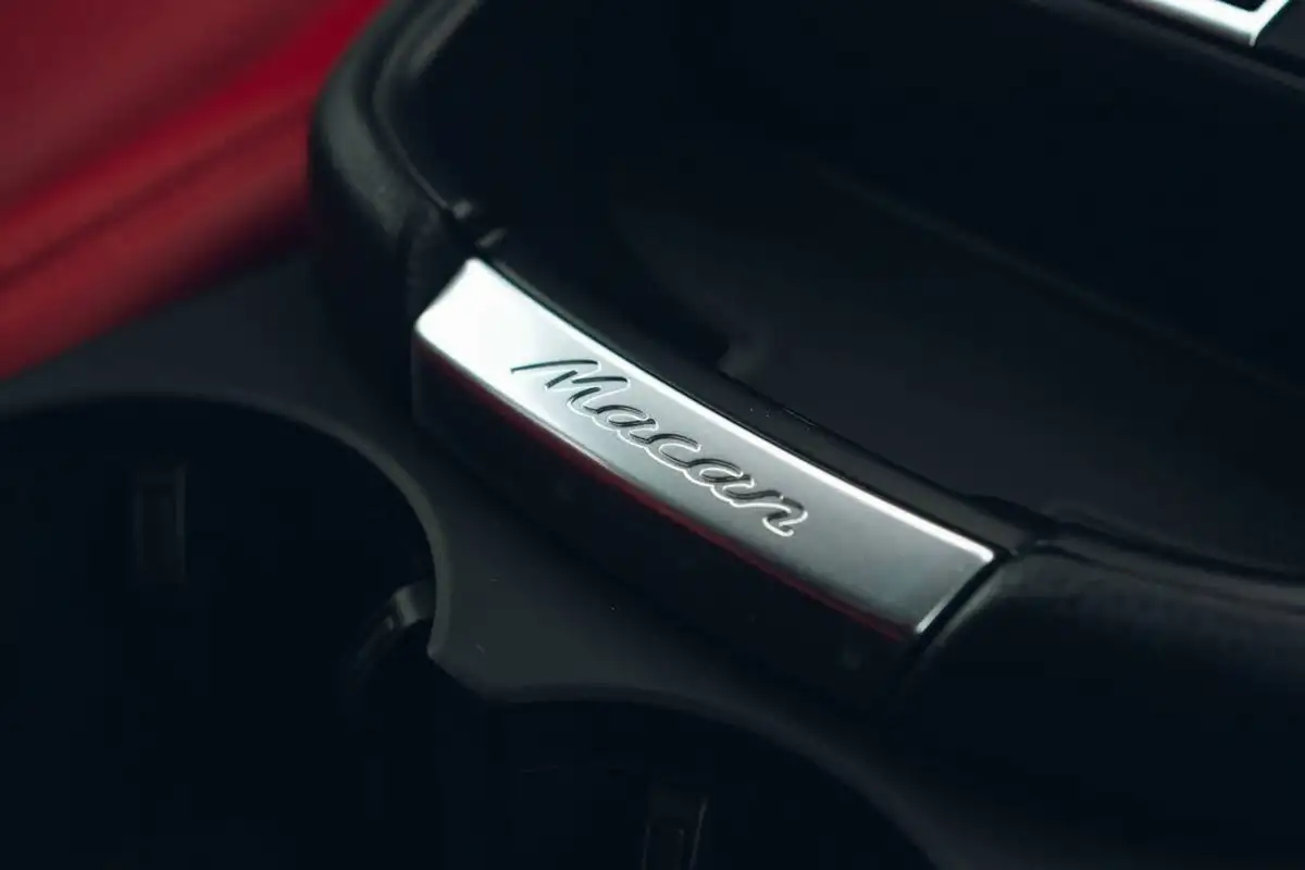 2022-porsche-macan-29-v6-gts-big-36