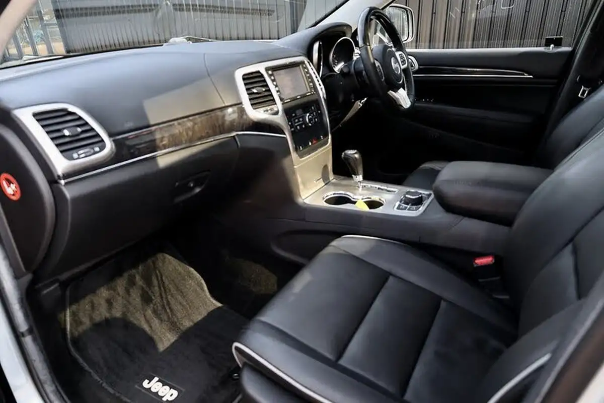 2012-jeep-grand-cherokee-30crd-overland-v6-auto-big-2