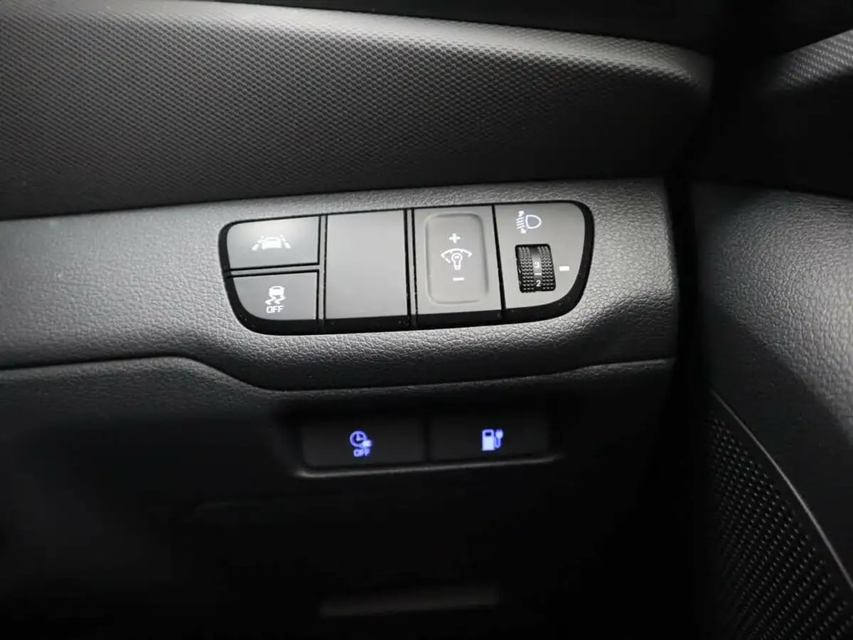 2022-hyundai-ioniq-e-premium-electric-big-34