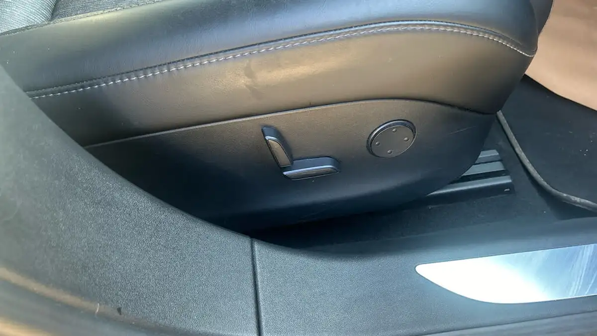 2017-tesla-model-s-e-75-235kw-big-25