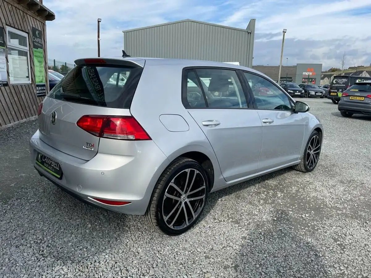 2017-volkswagen-golf-16tdi-match-edition-hatchback-5d-big-5
