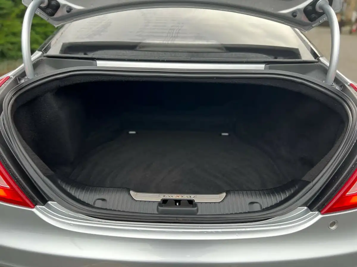 2017-jaguar-xj-series-30td-xj-premium-luxury-lwb-big-48