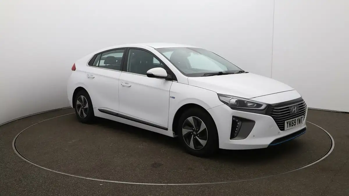 2019-hyundai-ioniq-16-gdi-premium-se-hybrid-big-1